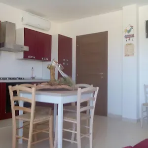 https://la-casa-di-giovanni-e-angela.hotelsalgherosardinia.com